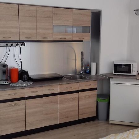Kleines Gemuetliches Apartment In Zentraler Lage 프리엔암치엠시 외부 사진