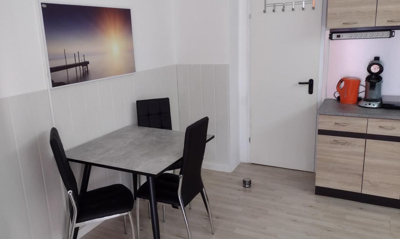 Kleines Gemuetliches Apartment In Zentraler Lage 프리엔암치엠시 외부 사진