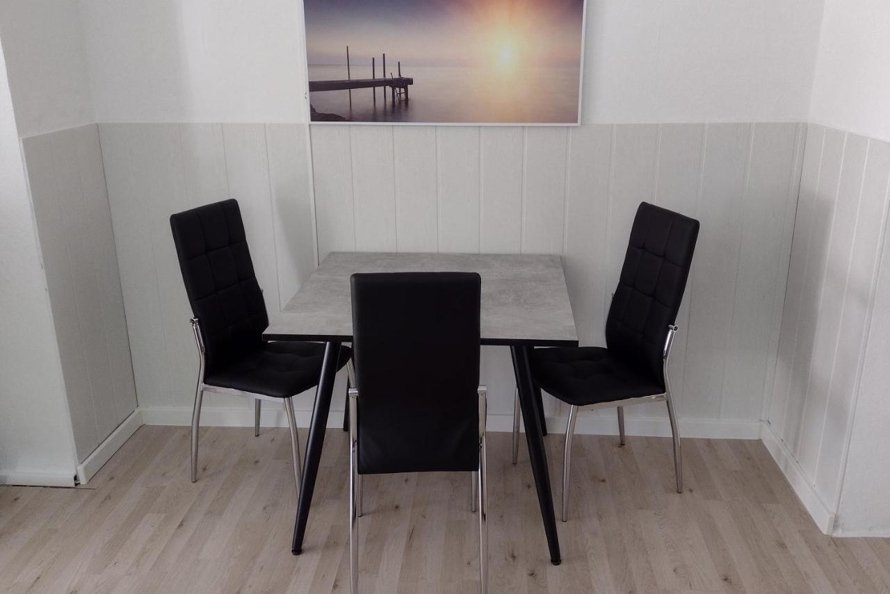 Kleines Gemuetliches Apartment In Zentraler Lage 프리엔암치엠시 외부 사진
